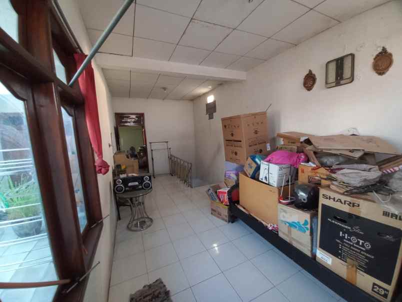 dijual rumah asemrowo