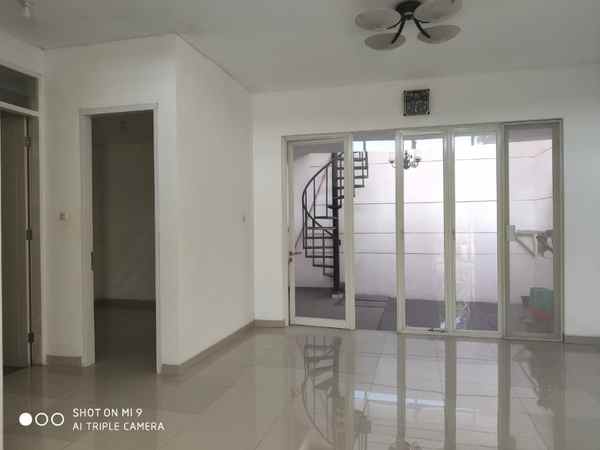 dijual rumah babatan pantai