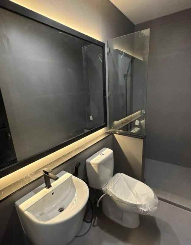 dijual rumah babatan pantai