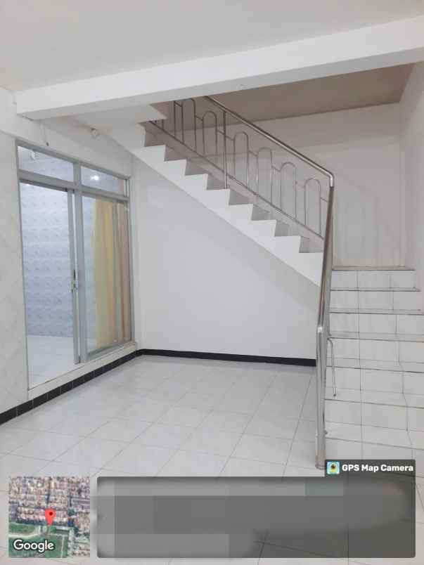 dijual rumah babatan pantai barat