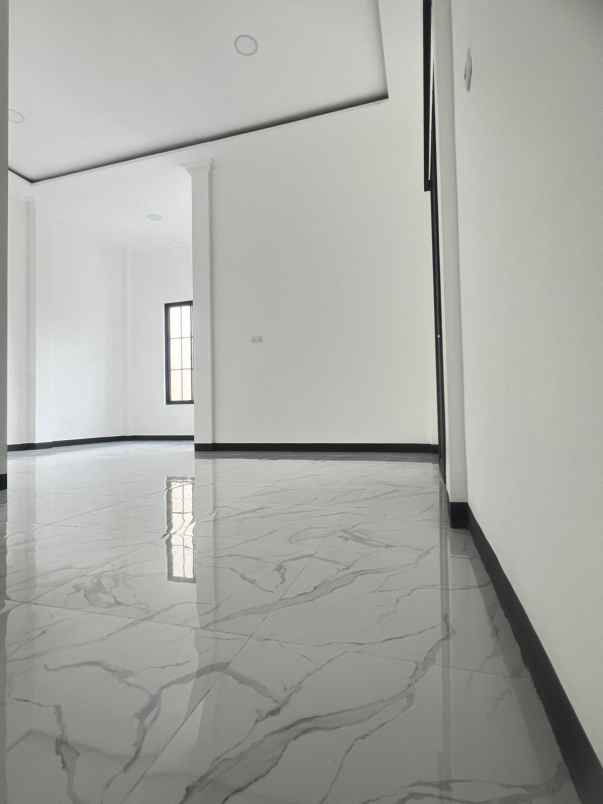 dijual rumah babatan pantai timur