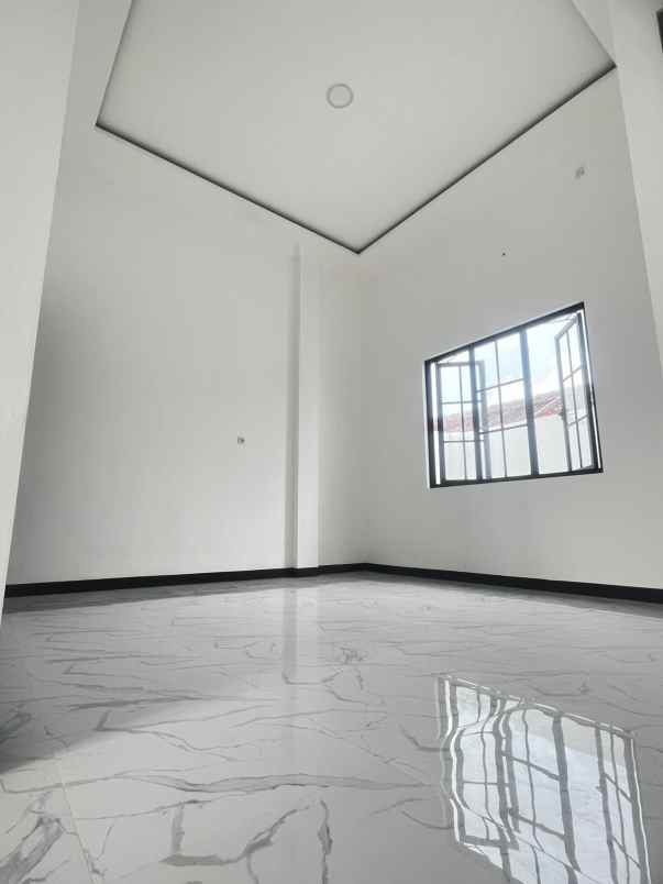 dijual rumah babatan pantai timur