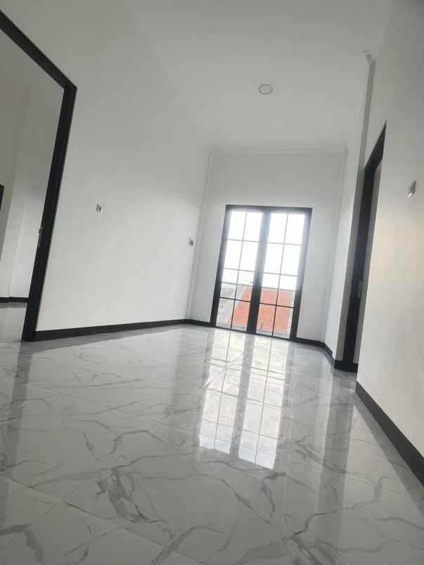 dijual rumah babatan pantai timur