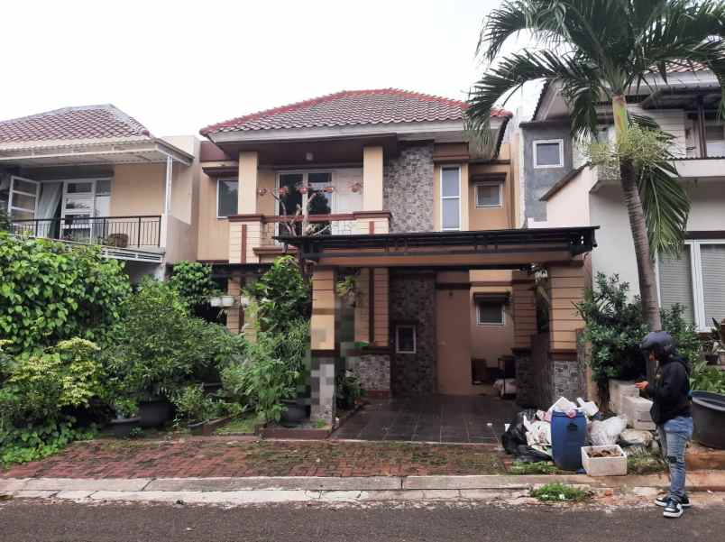 dijual rumah bagunan bagus asri dan luas via lelang