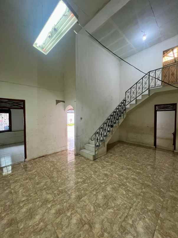 dijual rumah bagus 1 5 lantai di bondongan kota bogor