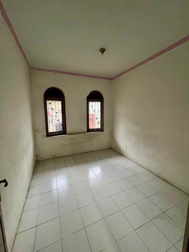 dijual rumah bagus 1 5 lantai di bondongan kota bogor
