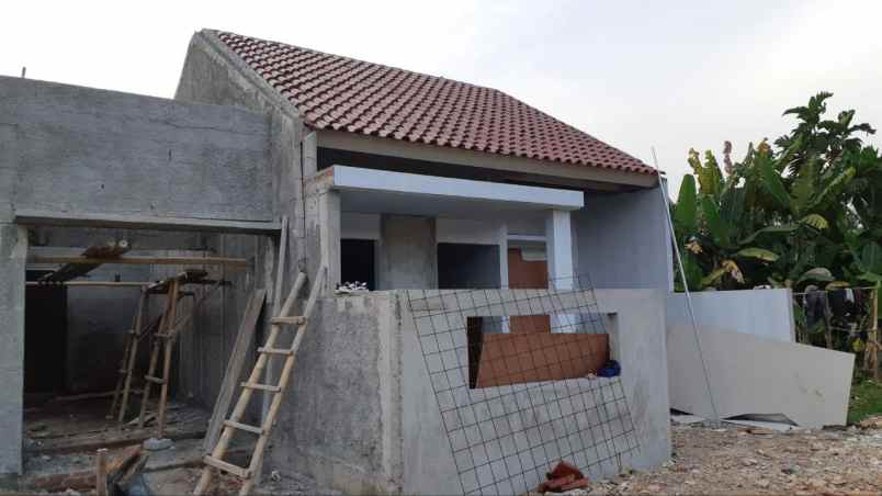 dijual rumah bambu apus