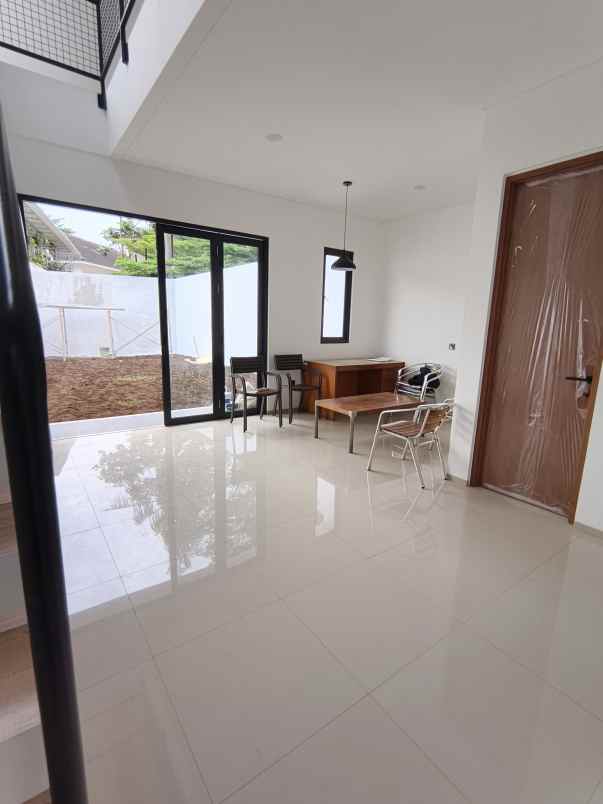 dijual rumah baru 2 lantai di arcamanik kota bandung