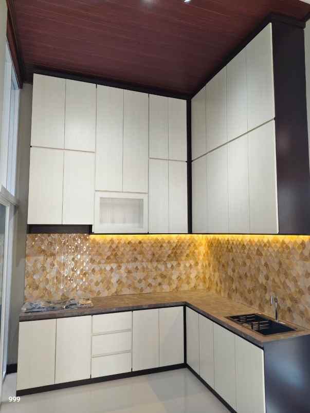 dijual rumah baru dekat kampus ums karangasem solo