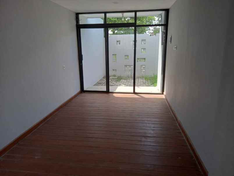 dijual rumah baru di jalan plered sumber solo