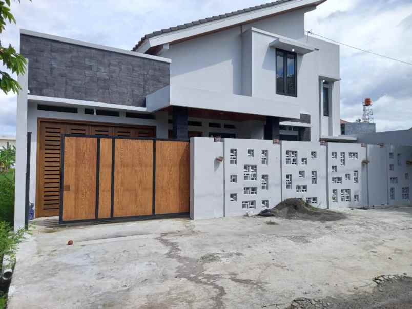 dijual rumah baru di jalan plered sumber solo