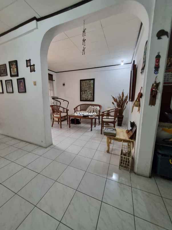 dijual rumah beji