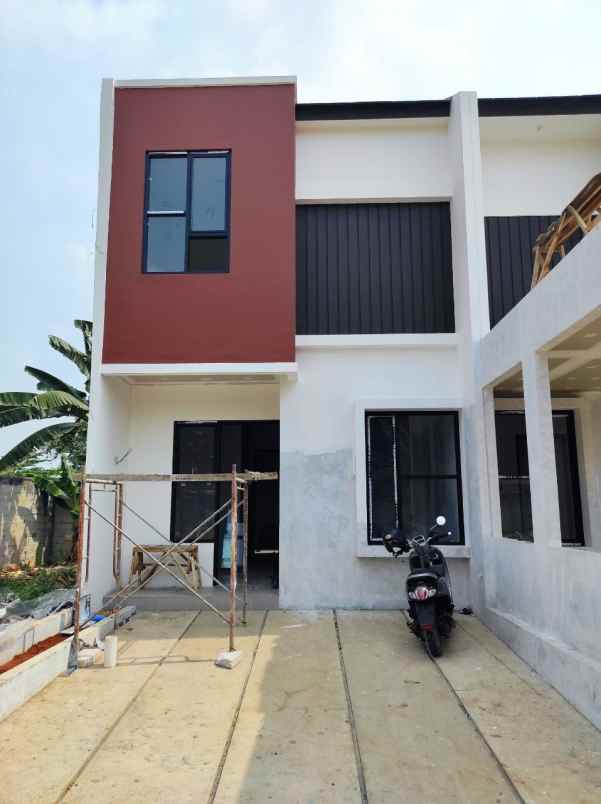 dijual rumah belakang plaza cibubur