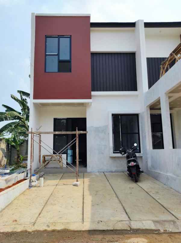 dijual rumah belakang plaza cibubur