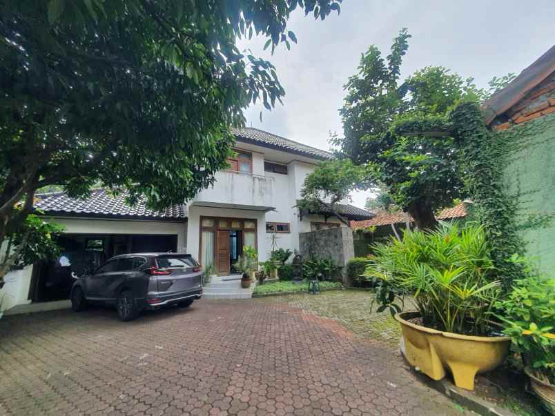 dijual rumah besar tanah luas di jl raya lenteng agung