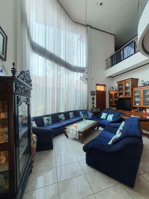 dijual rumah besar tanah luas di jl raya lenteng agung