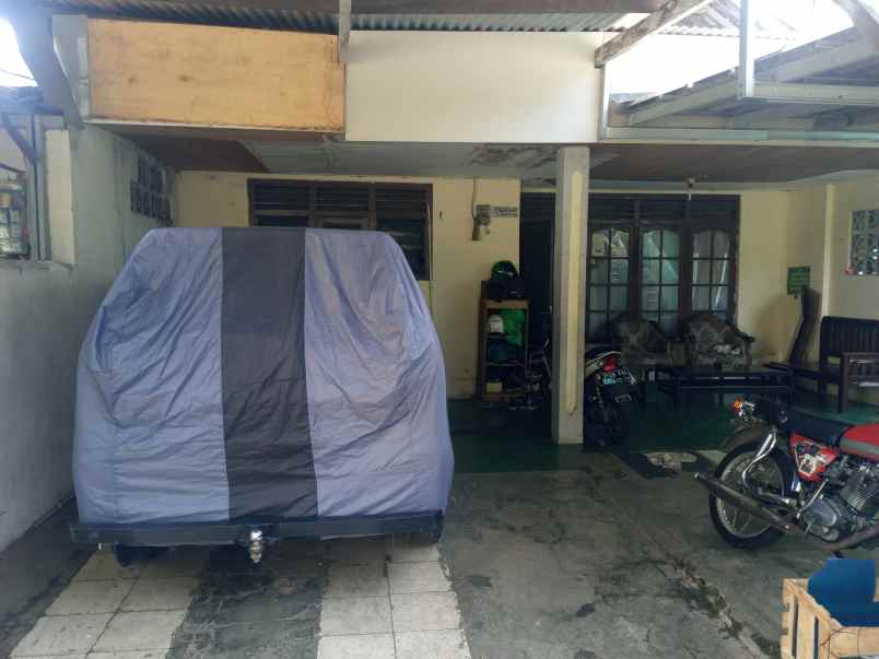 dijual rumah beserta kontrakan dan kosan