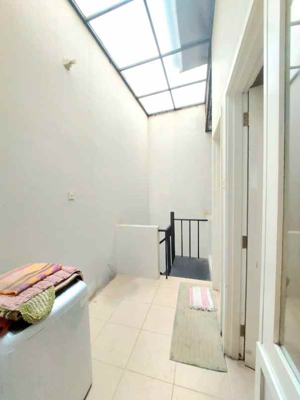 dijual rumah bintaro jaya sektor 9