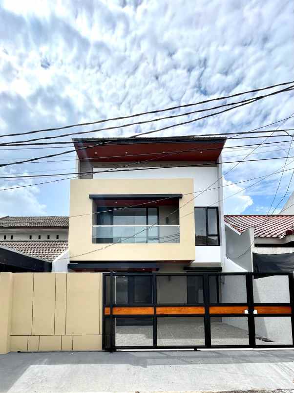 dijual rumah brand new di griya loka bsd