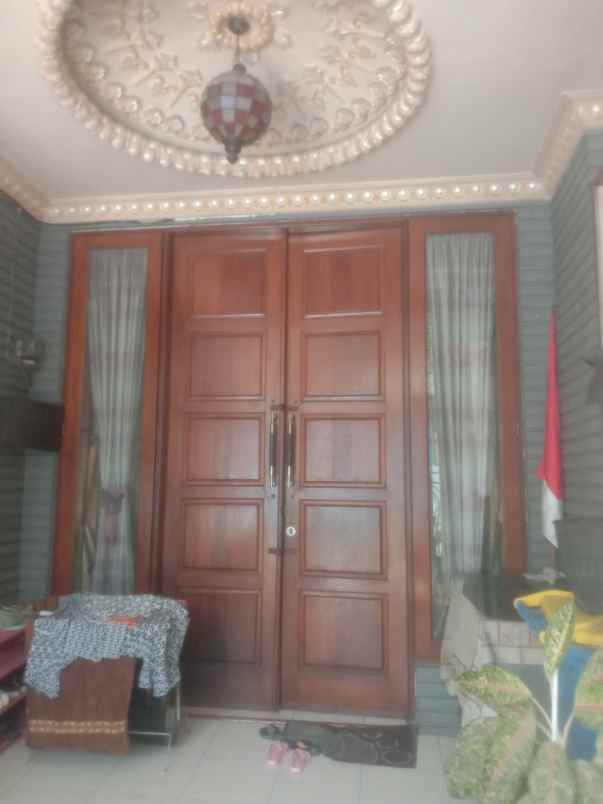 dijual rumah cantik pusat kota