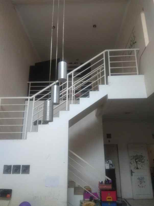 dijual rumah caringin