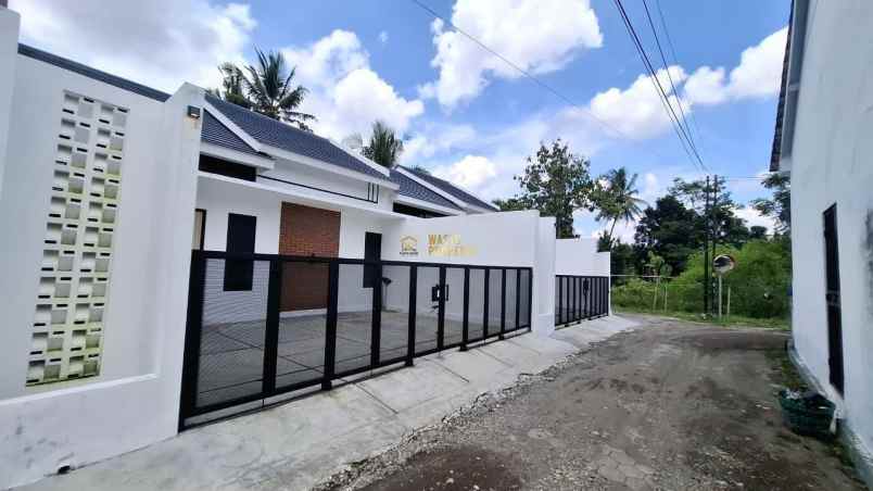 dijual rumah caturharjo sleman sleman