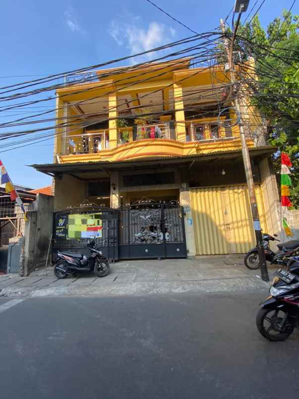 dijual rumah cempaka wangi