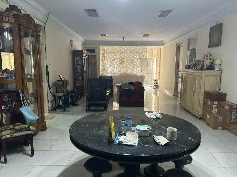 dijual rumah cendrawasih