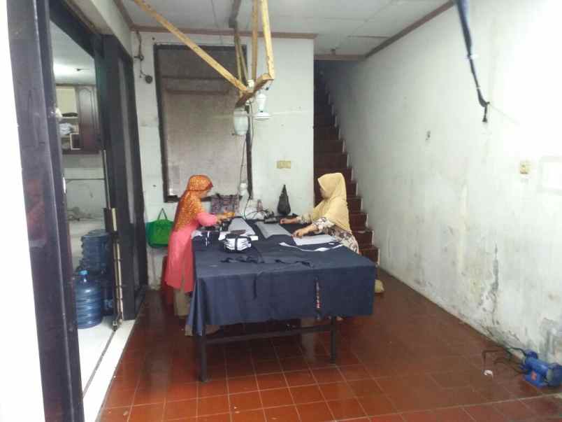 dijual rumah cendrawasih