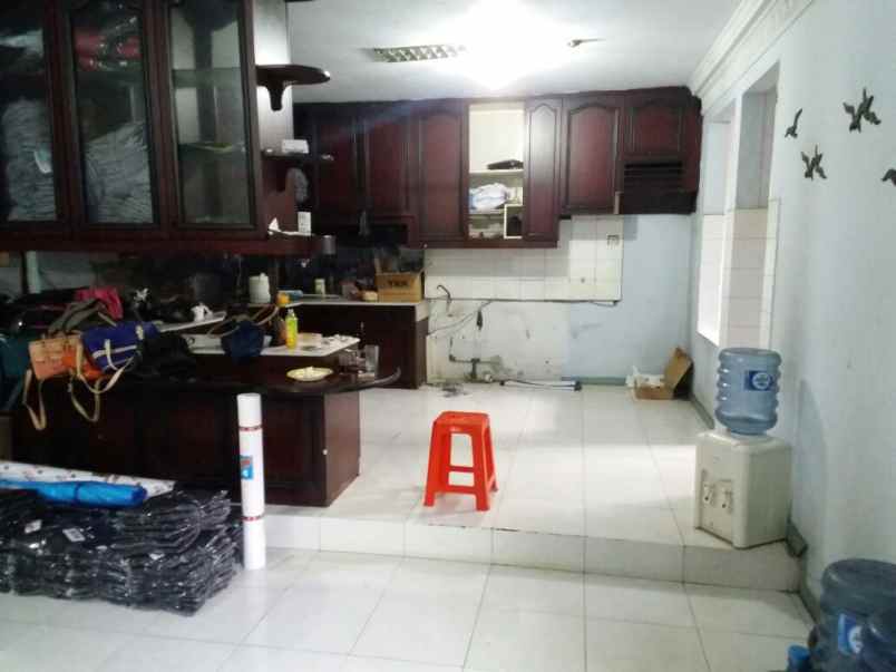 dijual rumah cendrawasih