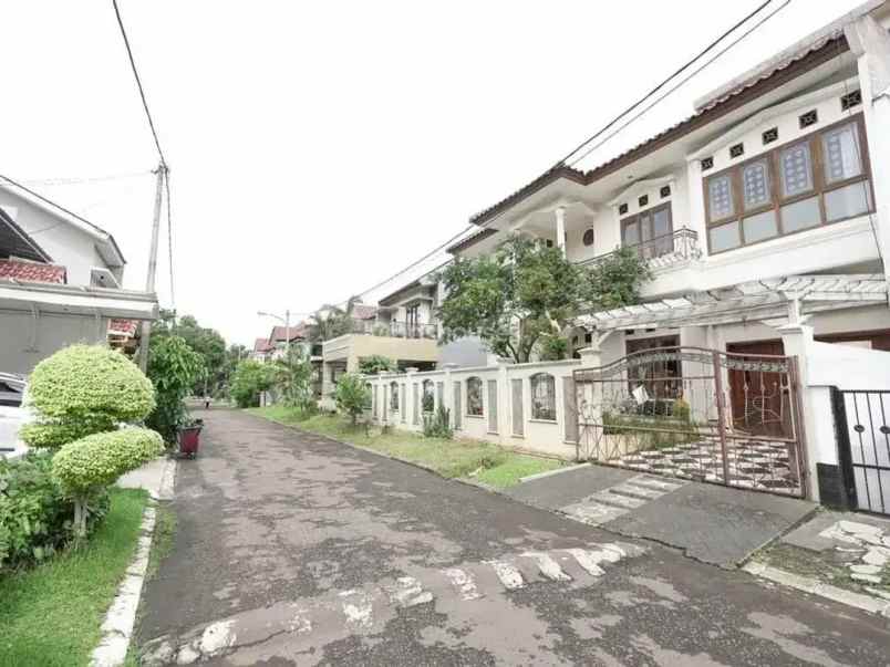 dijual rumah cibubur