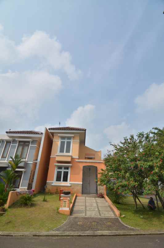 dijual rumah cibubur country