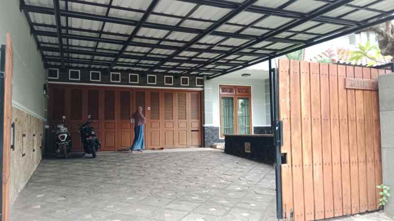 dijual rumah cibubur jakarta timur