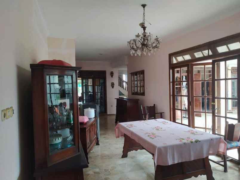 dijual rumah cinere estate