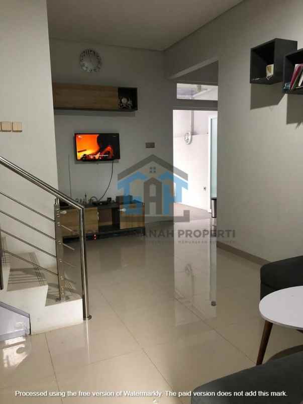 dijual rumah cipageran