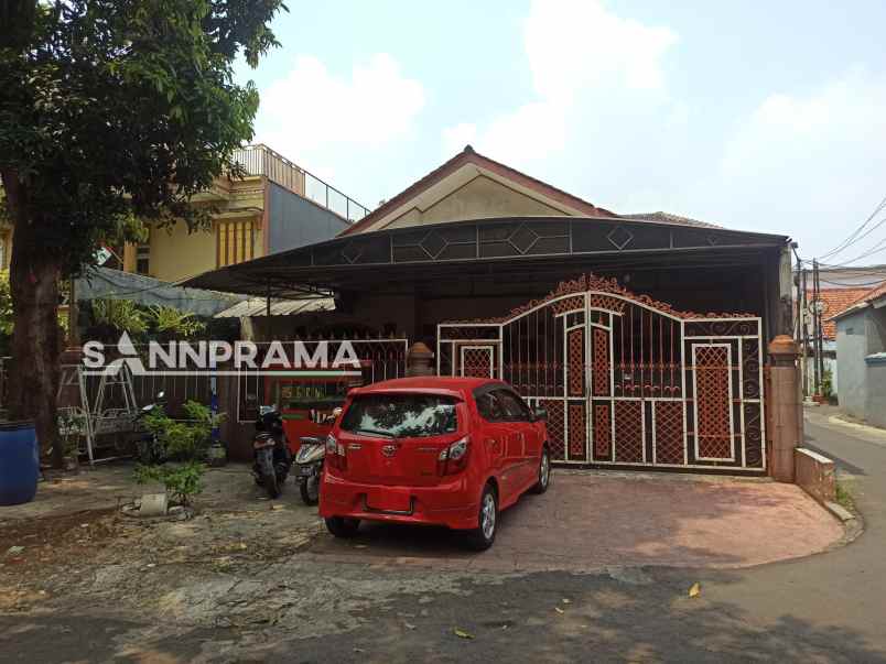 dijual rumah cipedak