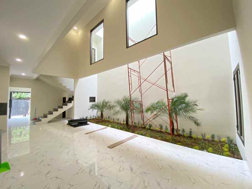 dijual rumah cipinang cempedak