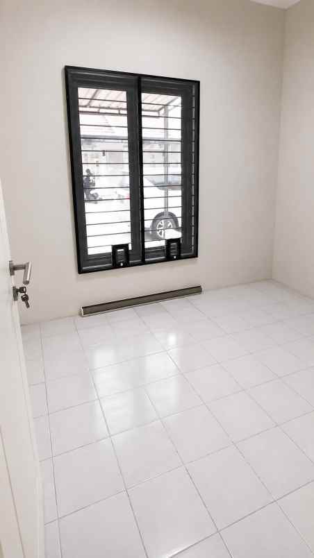 dijual rumah citragarden redwood