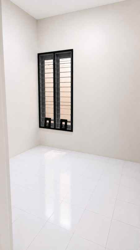 dijual rumah citragarden redwood