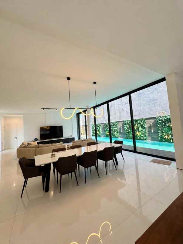 dijual rumah citraland