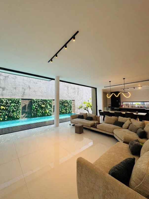 dijual rumah citraland