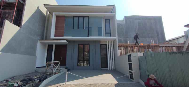 dijual rumah citraland international