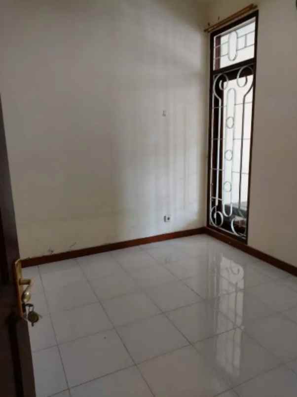 dijual rumah citraland taman puspa raya