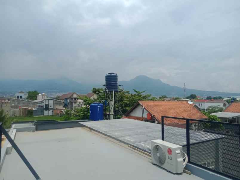 dijual rumah cluster cisaranten