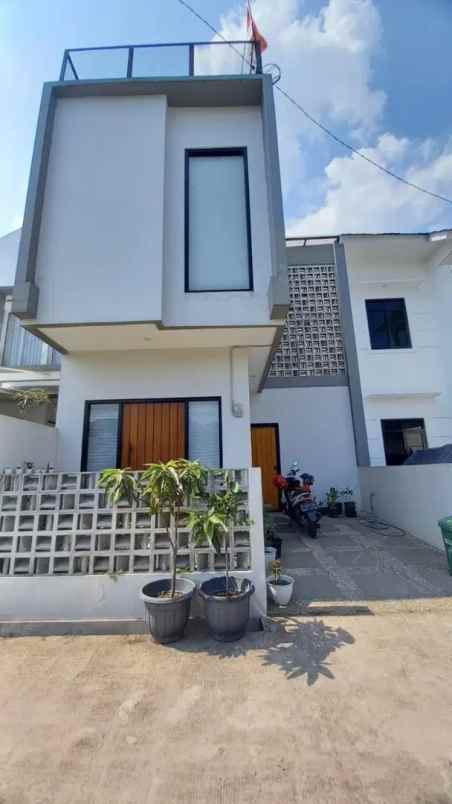 dijual rumah cluster cisaranten