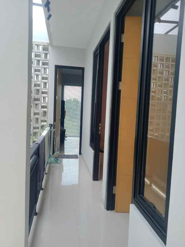 dijual rumah cluster cisaranten