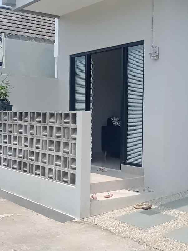 dijual rumah cluster cisaranten