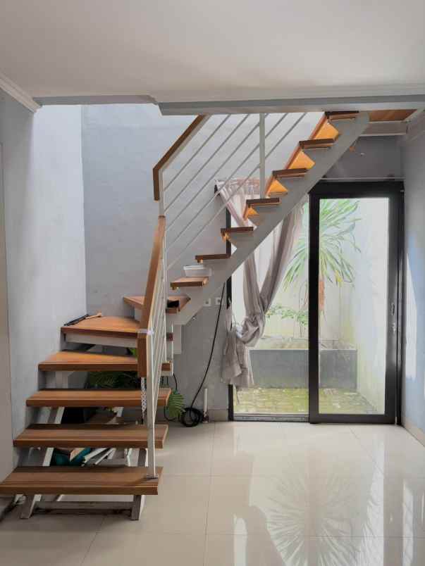 dijual rumah cluster green caraka