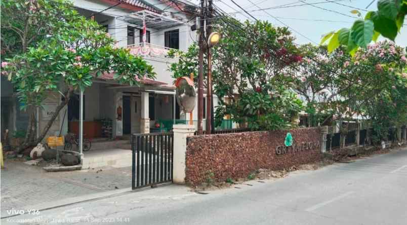 dijual rumah cluster griya flora kel