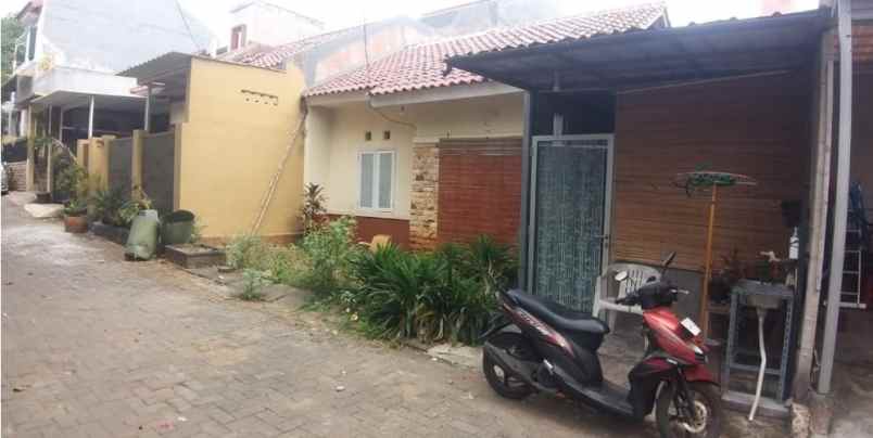 dijual rumah cluster griya flora kel